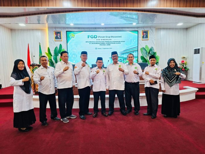 Kepala MAN 5 Batang Hari Ikuti FGD Digitalisasi Pengelolaan Keuangan QLola, Dan Raih Pemenang Penggunaan QRIS BRI Kepala MAN 5 Batang Hari Ikuti FGD Digitalisasi Pengelolaan Keuangan QLola, Dan Raih Pemenang Penggunaan QRIS BRI