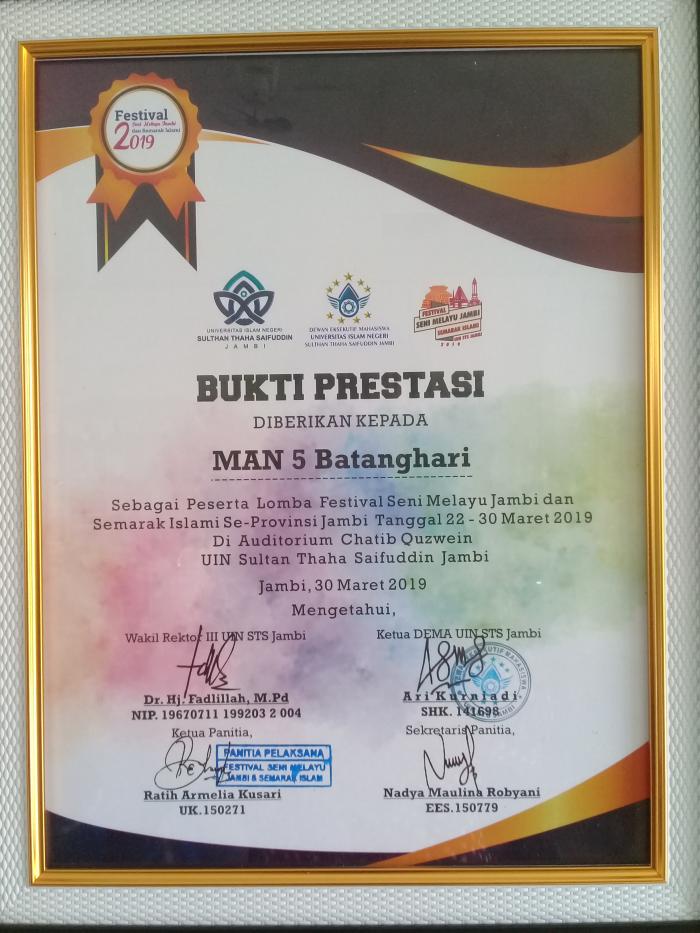 MAN 5 Batanghari Berhasil Merebut Tropi Pada Ajang Lomba Festival Melayu Jambi dan Semarak Islami Se-Provinsi Jambi