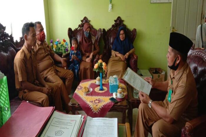 Rapat Pembinaan Staff TU