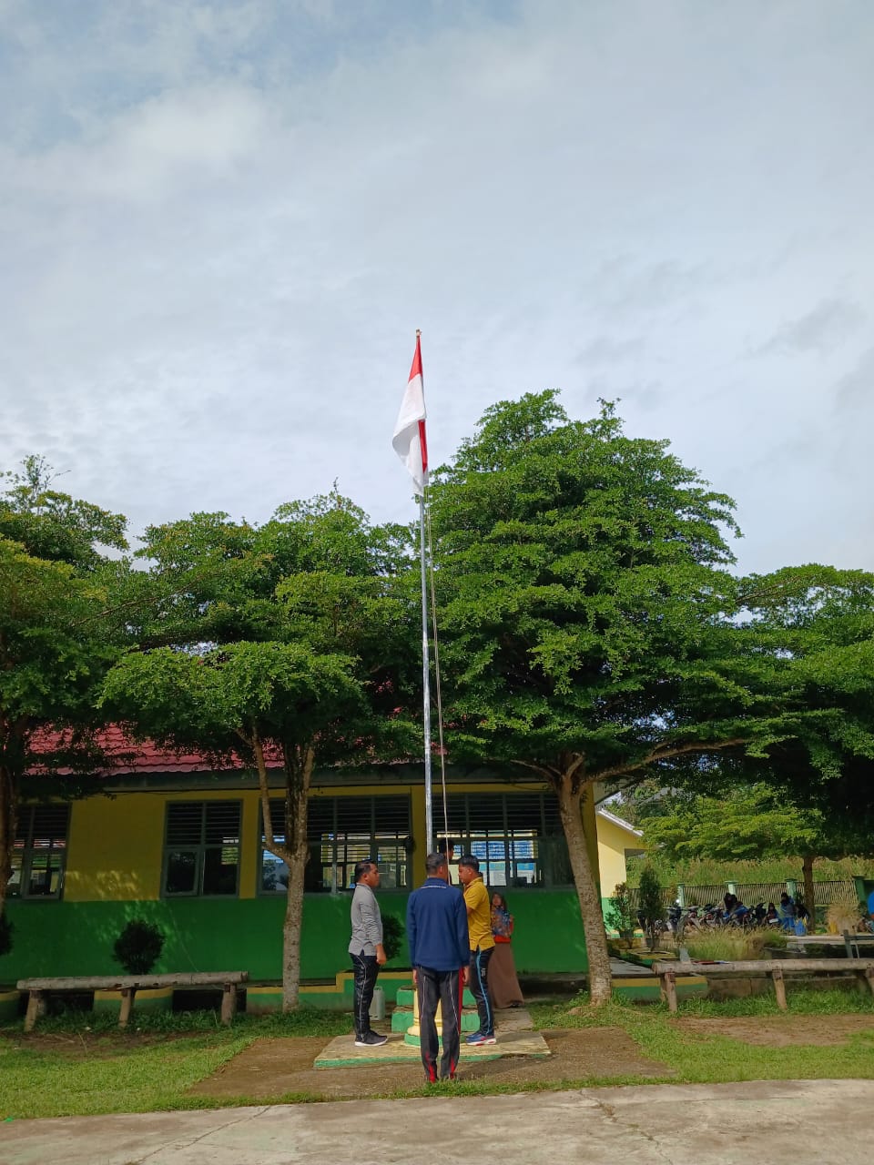Gelar Latihan untuk Persiapan Upacara Hari Guru Nasional