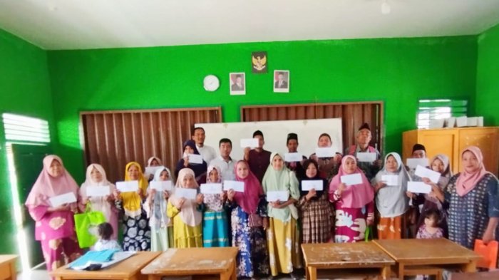 26 Orang Tua Murid MAN 5 Batang Hari Terima Bantuan Zakat dari BAZNAS Kabupaten Batang Hari Tahun 2026 26 Orang Tua Murid MAN 5 Batang Hari Terima Bantuan Zakat dari BAZNAS Kabupaten Batang Hari Tahun 2026